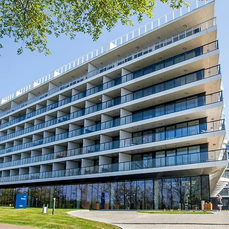 Al-Dom Apartament Seaside Z Bocznym Widokiem Na Morze I Miejscem W Hali Garazowej Kolobrzeg Exterior photo